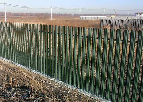 Забор из металлического штакетника Киев